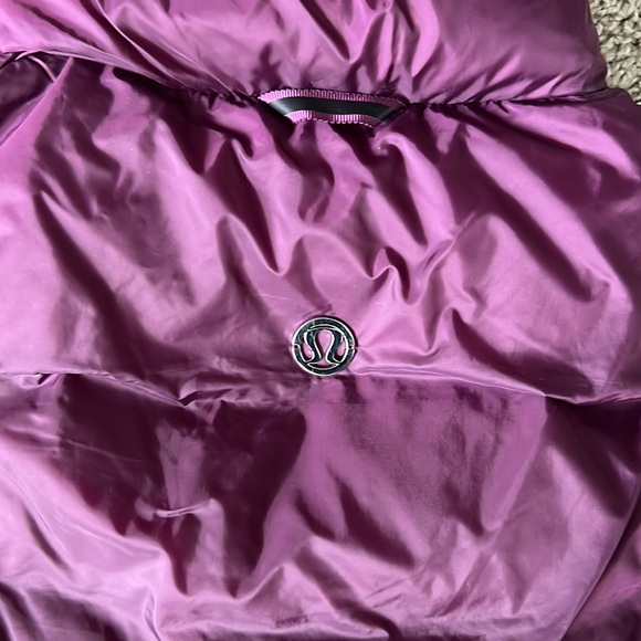 Lululemon Fluffin’ Awesome Vest in Plum - Picture 4 of 6